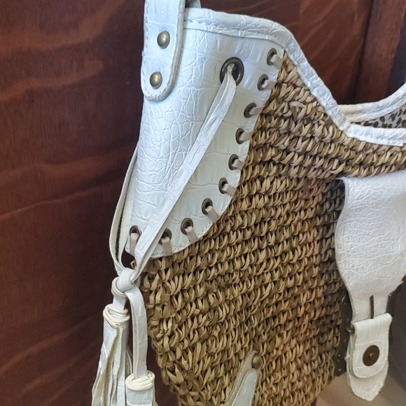 White Faux Leather & Straw Boho Shoulder Bag - Picture 6 of 15